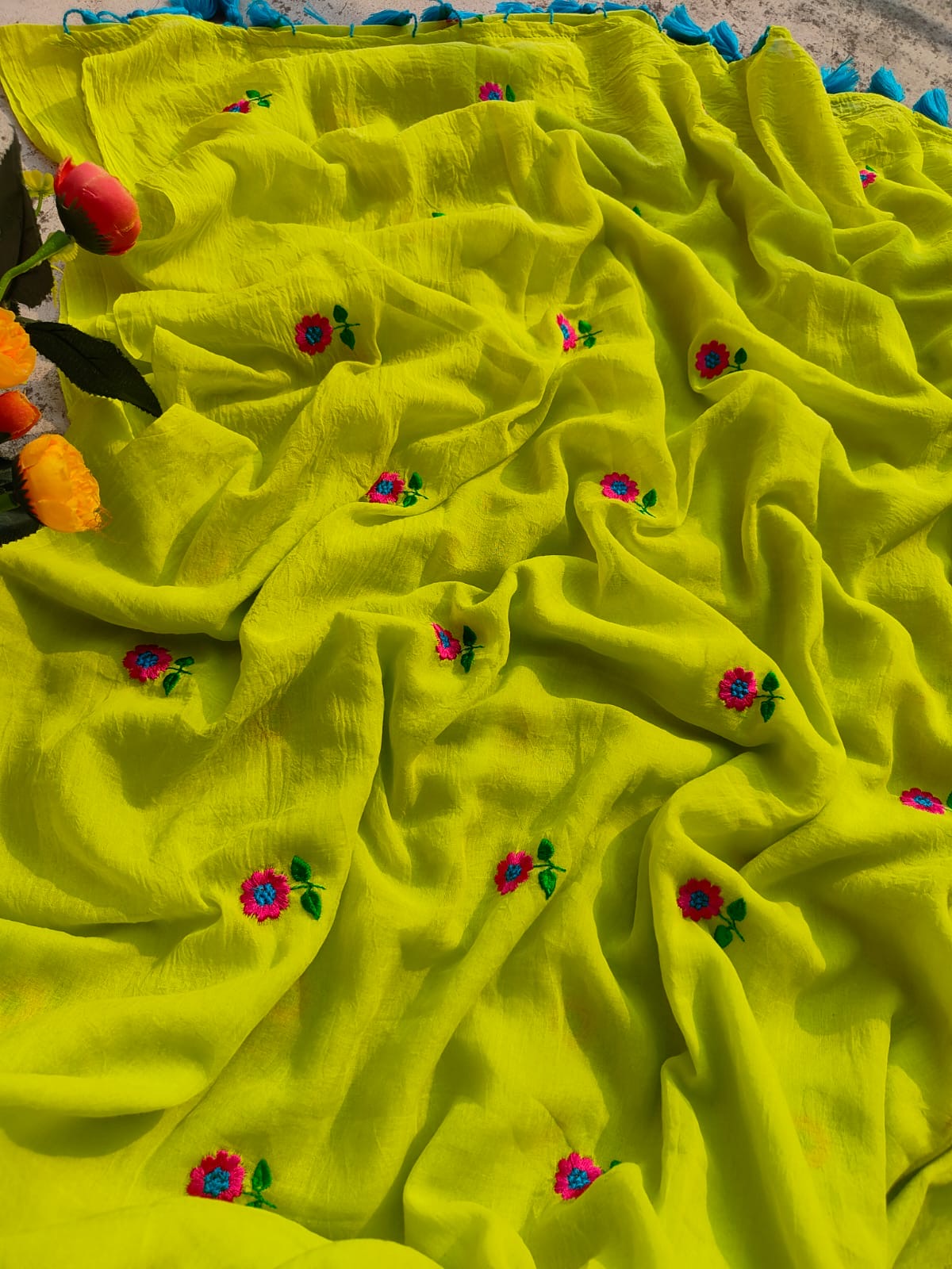 Small Daisy Embroidery | Green Mul Cotton Saree