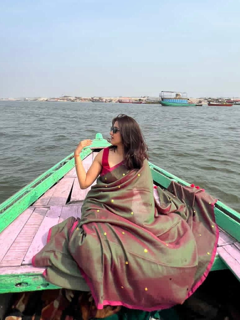 GINI Work | Dual Tone Dung Green Soft Cotton Saree